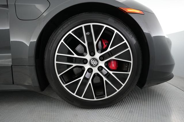 2021 Porsche Taycan — photo 7 of 23