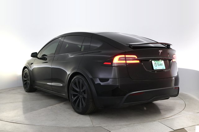 2022 Tesla Model X — photo 13 of 23