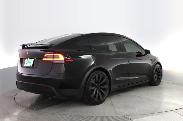 2022 Tesla Model X — photo 2 of 23
