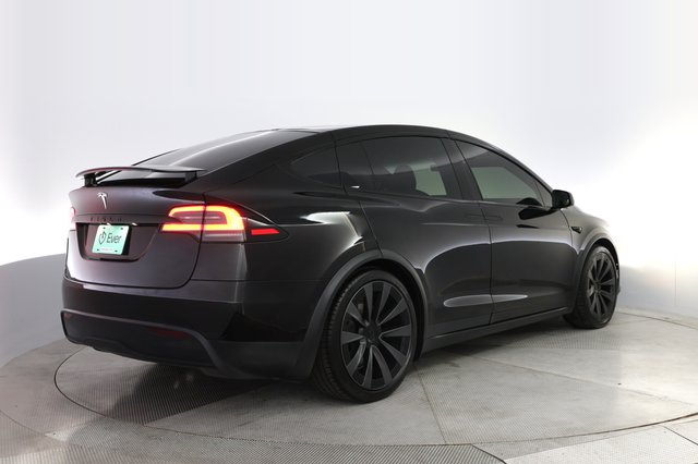 2022 Tesla Model X — photo 2 of 23