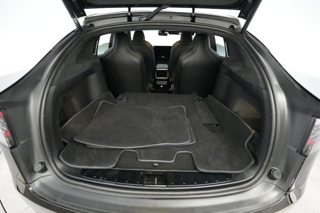 2022 Tesla Model X — photo 6 of 23