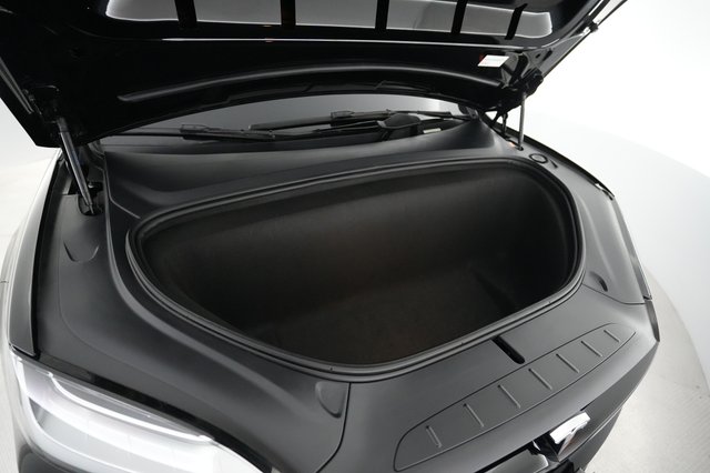 2022 Tesla Model X — photo 21 of 23