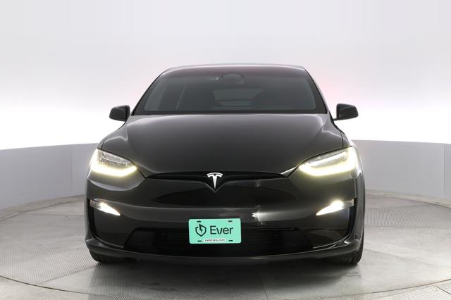 2022 Tesla Model X — photo 9 of 23