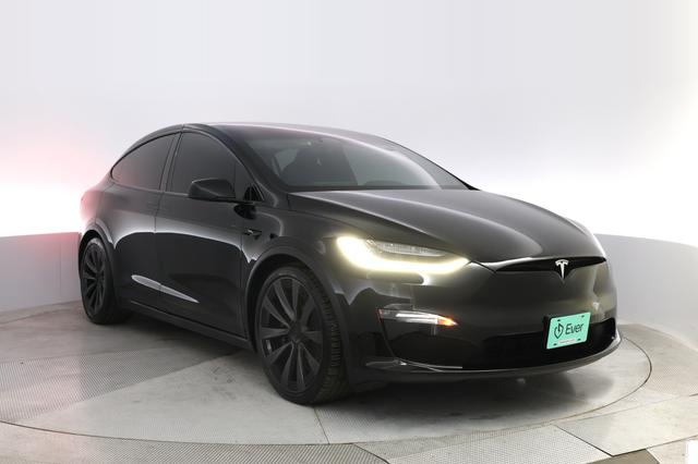 2022 Tesla Model X — photo 10 of 23