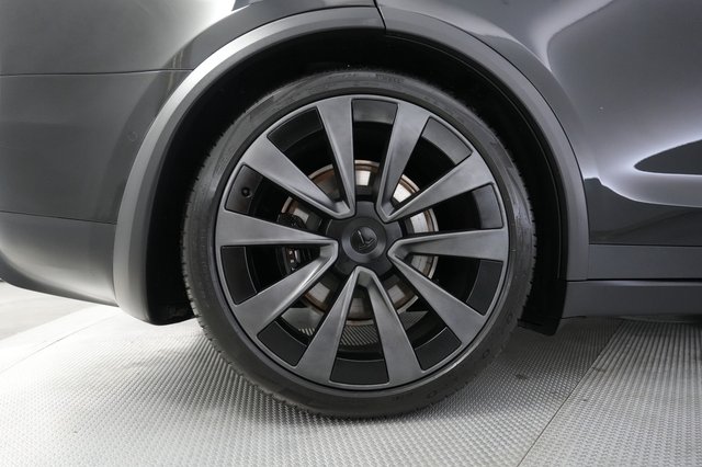 2022 Tesla Model X — photo 7 of 23