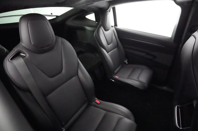 2022 Tesla Model X — photo 4 of 23