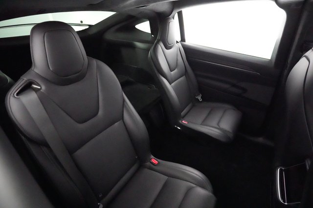 2022 Tesla Model X — photo 4 of 23