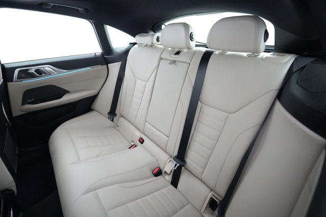 2023 BMW i4 — photo 19 of 22