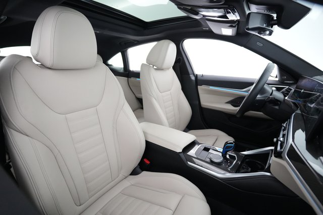 2023 BMW i4 — photo 18 of 22