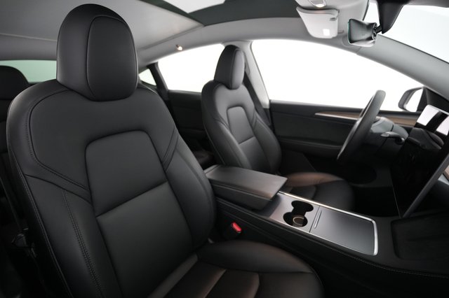 2023 Tesla Model Y — photo 19 of 21