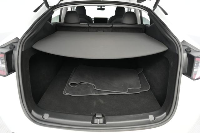 2023 Tesla Model Y — photo 6 of 21