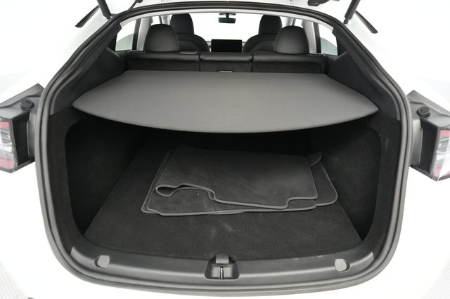 2023 Tesla Model Y — photo 6 of 21