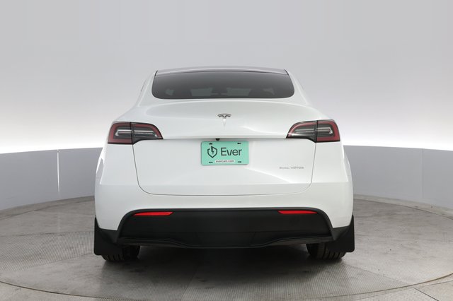 2023 Tesla Model Y — photo 12 of 21