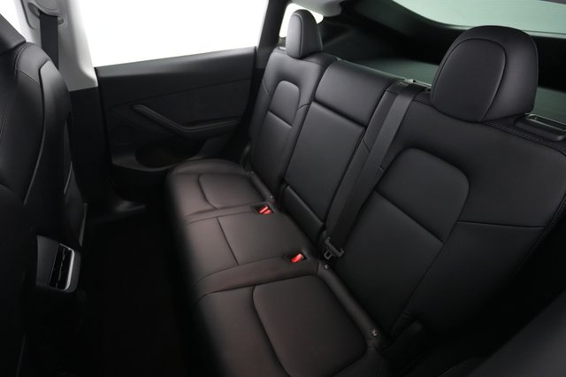 2023 Tesla Model Y — photo 18 of 21