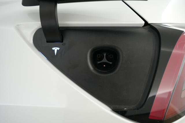 2023 Tesla Model Y — photo 8 of 21