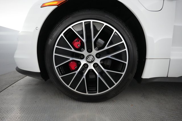 2020 Porsche Taycan — photo 7 of 21