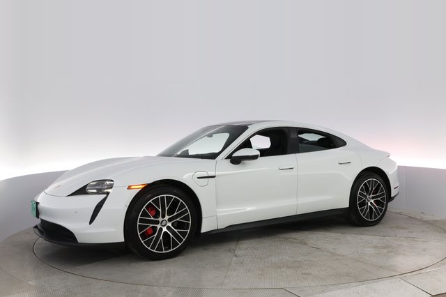2020 Porsche Taycan — photo 14 of 21