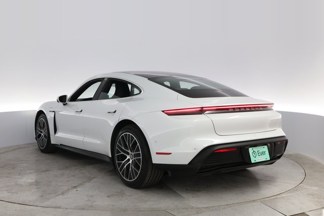 2020 Porsche Taycan — photo 13 of 21
