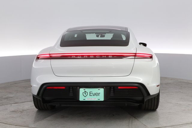 2020 Porsche Taycan — photo 12 of 21