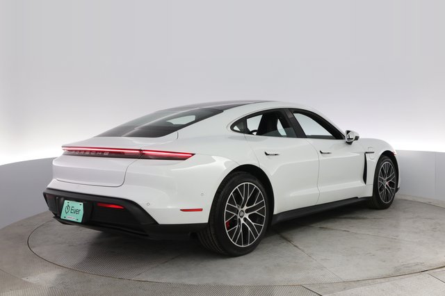 2020 Porsche Taycan — photo 2 of 21