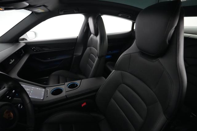 2020 Porsche Taycan — photo 3 of 21