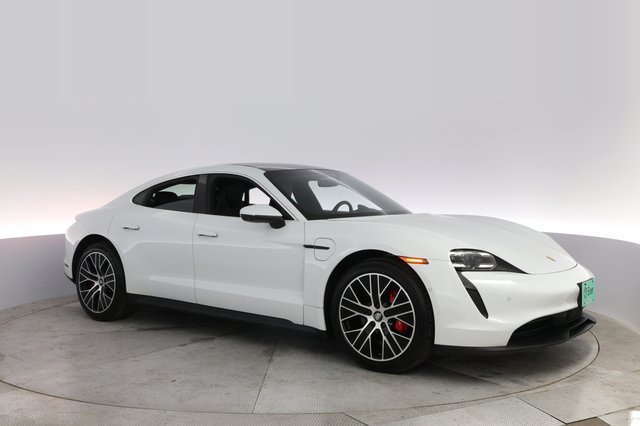 2020 Porsche Taycan — photo 11 of 21