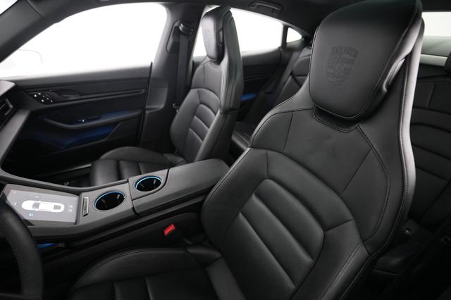 2022 Porsche Taycan — photo 3 of 22