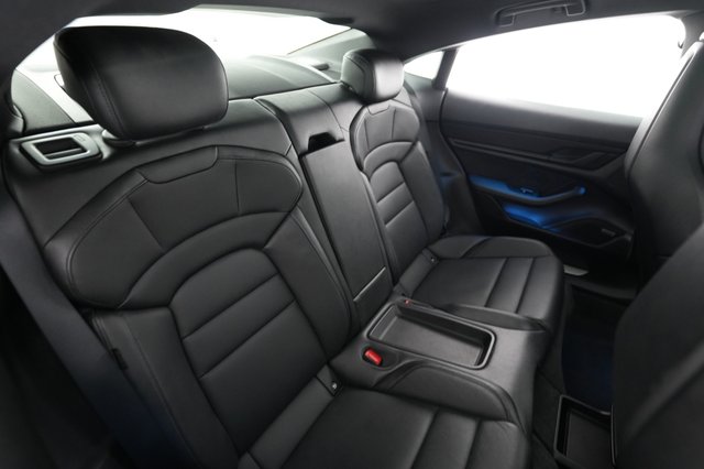 2022 Porsche Taycan — photo 4 of 22