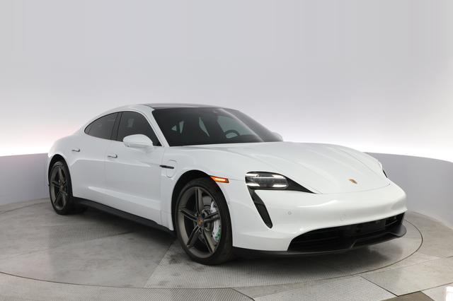 2022 Porsche Taycan — photo 10 of 22