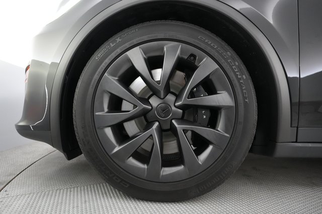 2024 Tesla Model X — photo 16 of 21