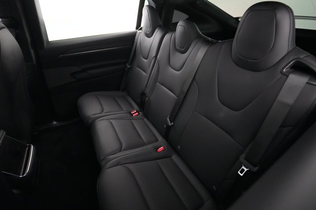 2024 Tesla Model X — photo 18 of 21