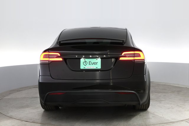 2024 Tesla Model X — photo 12 of 21