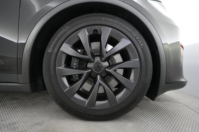 2024 Tesla Model X — photo 7 of 21