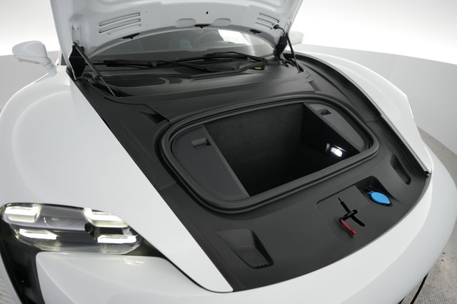 2021 Porsche Taycan — photo 23 of 25