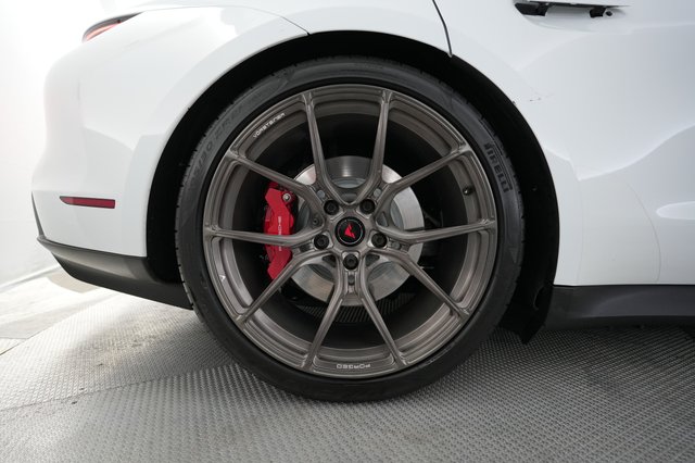 2021 Porsche Taycan — photo 17 of 25