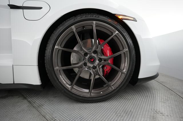 2021 Porsche Taycan — photo 7 of 25