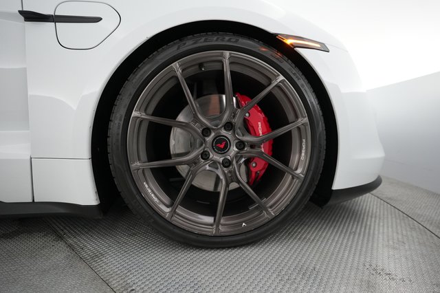 2021 Porsche Taycan — photo 7 of 25
