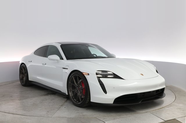 2021 Porsche Taycan — photo 10 of 25