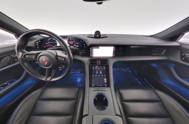 2021 Porsche Taycan — photo 21 of 25