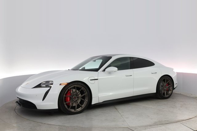 2021 Porsche Taycan — photo 14 of 25