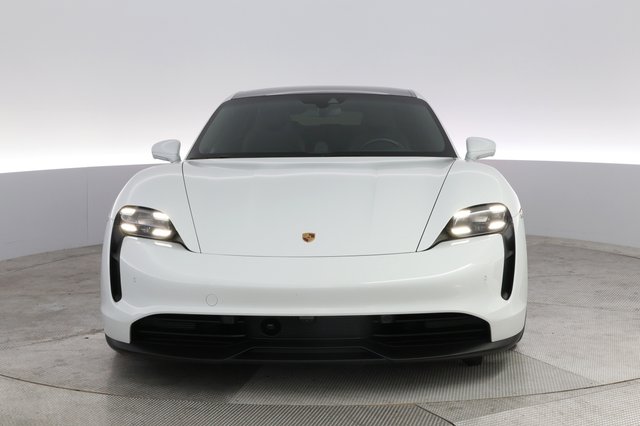 2021 Porsche Taycan — photo 9 of 25