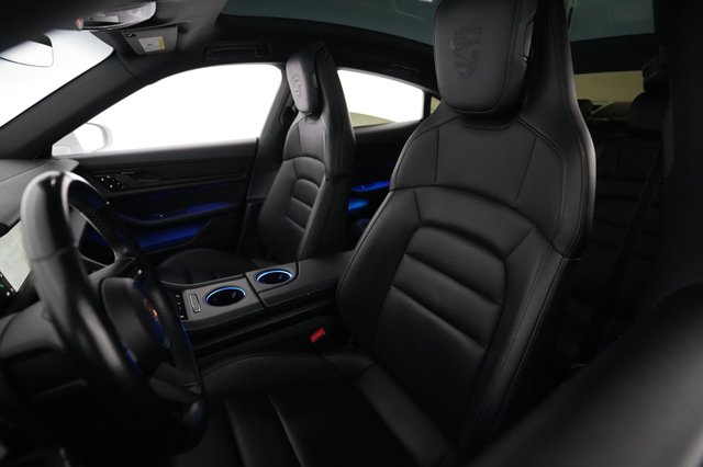 2021 Porsche Taycan — photo 3 of 25