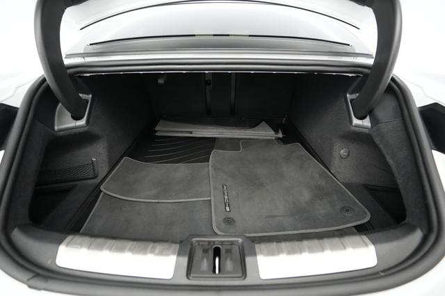 2021 Porsche Taycan — photo 6 of 25