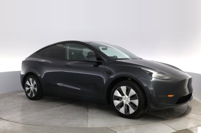 2024 Tesla Model Y — photo 11 of 22