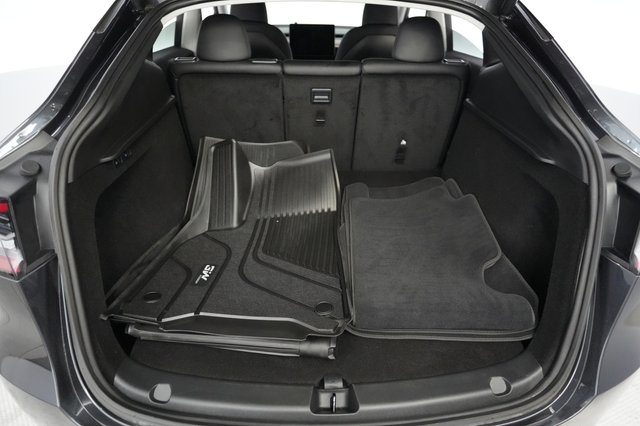 2024 Tesla Model Y — photo 6 of 22