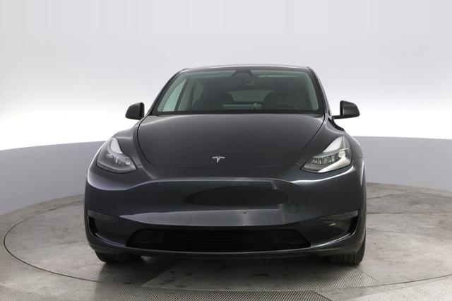 2024 Tesla Model Y — photo 9 of 22