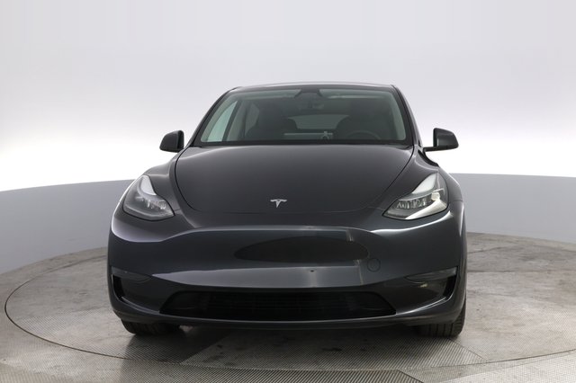 2024 Tesla Model Y — photo 9 of 22
