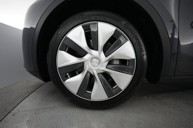 2024 Tesla Model Y — photo 16 of 22