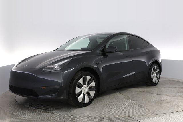 2024 Tesla Model Y — VIN 7SAYGDED2RF010192