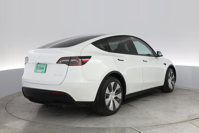 2021 Tesla Model Y — photo 2 of 21